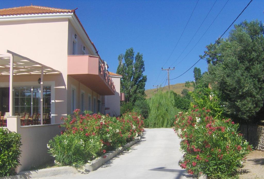 Hotel Bella Vista Митимна Экстерьер фото