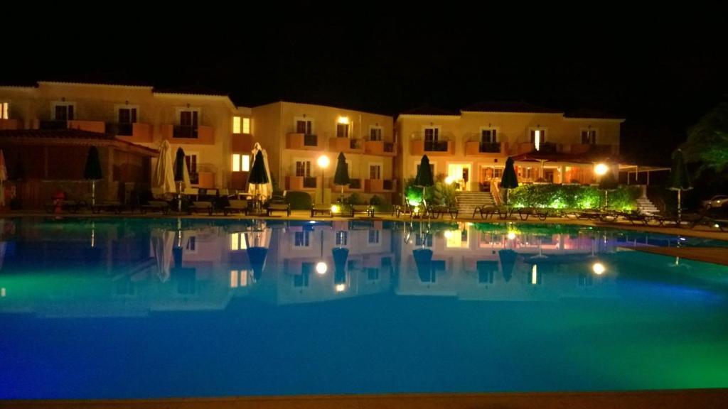 Hotel Bella Vista Митимна Экстерьер фото